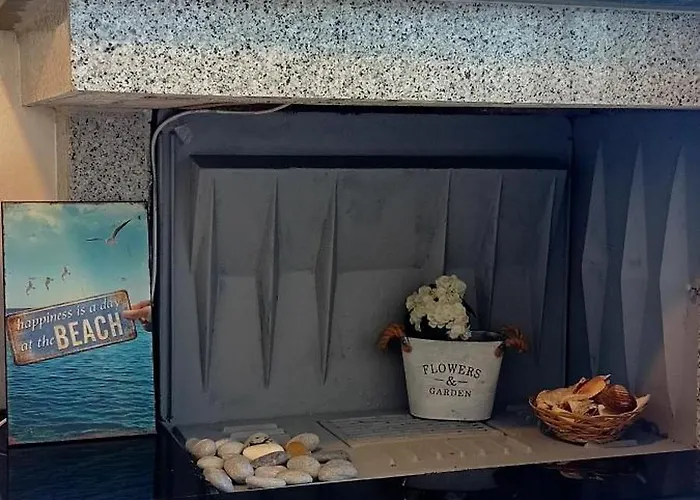 Sea & Forest-cozy With Garden & Nature Views