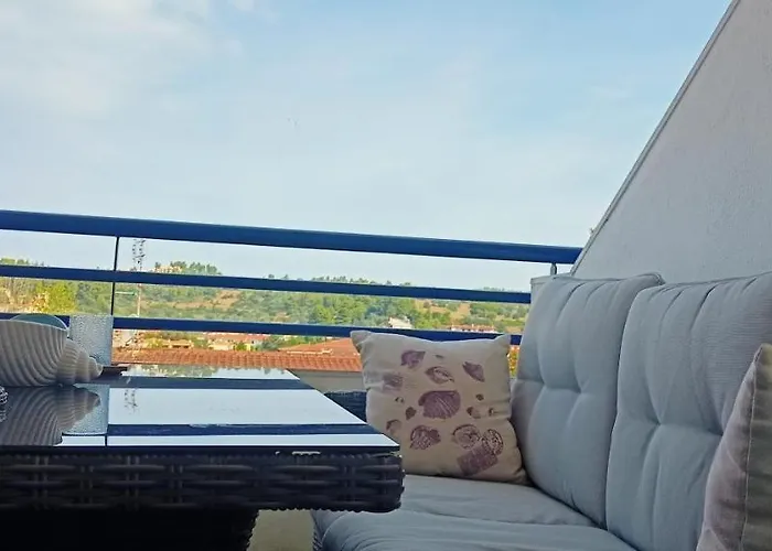 Sea & Forest-cozy With Garden & Nature Views Semesterbostad