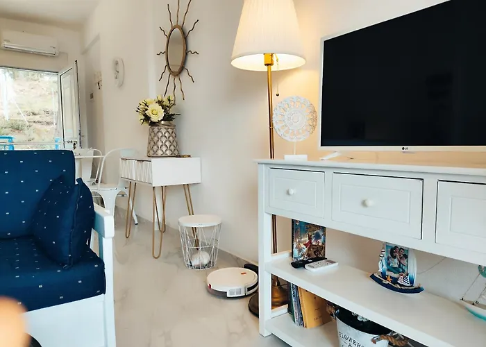 Semesterbostad Sea & Forest-cozy With Garden & Nature Views *